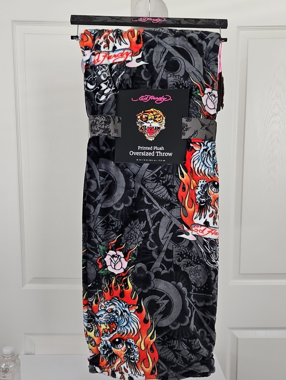 Ed Hardy NWT Plush Oversized Throw